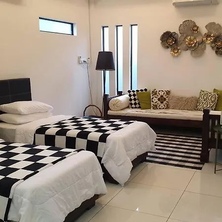 Family Holiday House @Civic Centre Dewan Suarah Sibu Bagian luar foto