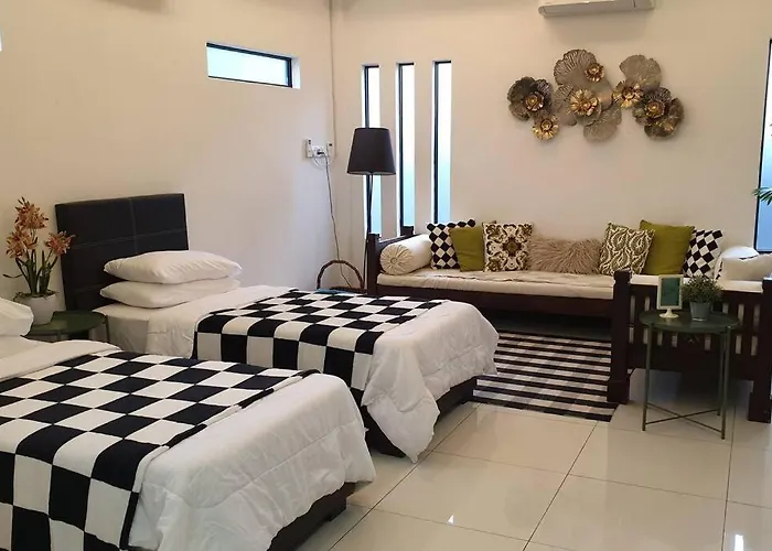 Family Holiday House @Civic Centre Dewan Suarah