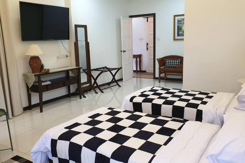 Holiday home Family House @civic Centre Dewan Suarah *